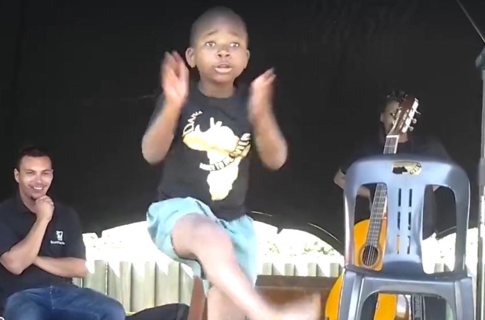 funny african kid dancing