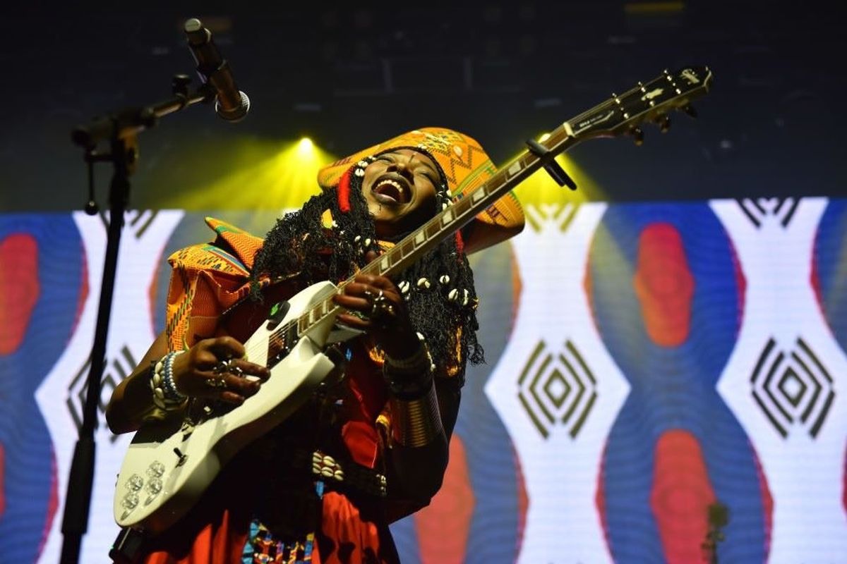 Malian artist Fatoumata Diawara performs on stage. 
